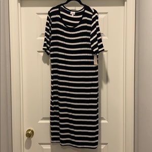 LuLaRoe Black and White 2XL Julia dress
